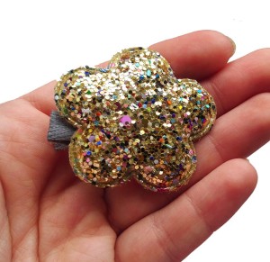 Spinka z brokatowym kwiatuszkiem