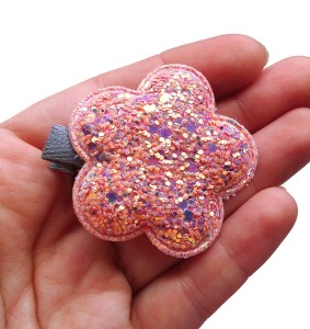 Spinka z brokatowym kwiatuszkiem