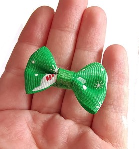 Kokardka świąteczna zielona w bałwanki 