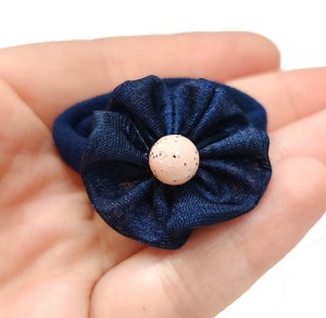 Gumka hand made kwiatuszek granatowa