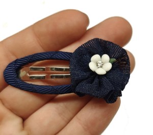 Spineczka kwiatuszek hand made granatowa