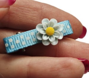 Spineczka hand made kwiatuszek żywica 