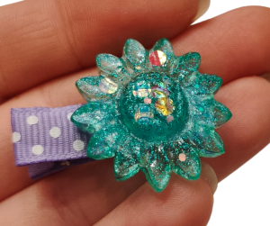 Spineczka kwiatuszek hand made żywica 