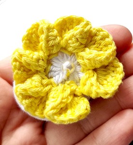 Gumka kwiatuszek na szydełku 
